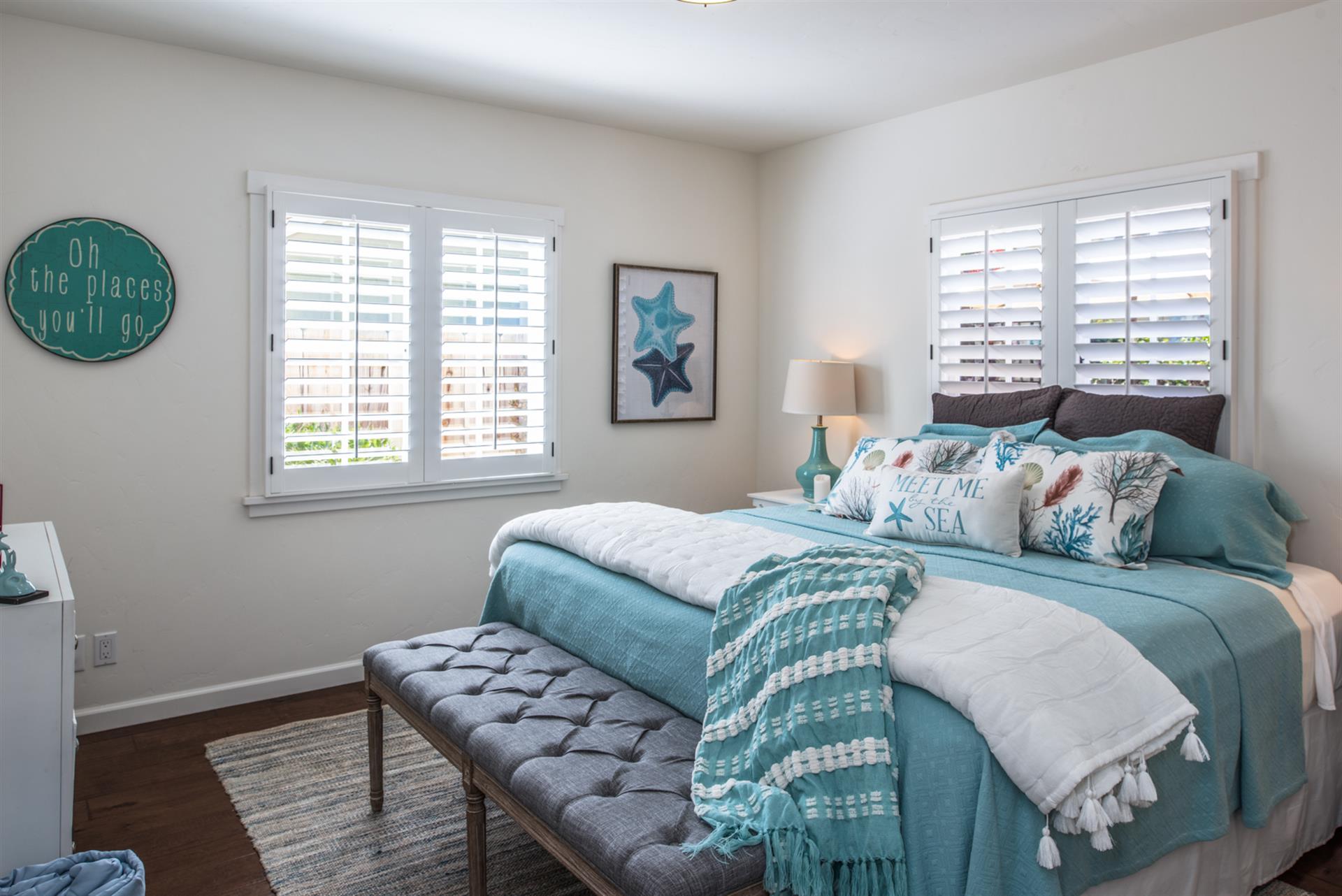 Bedroom 2, King Bed, TV