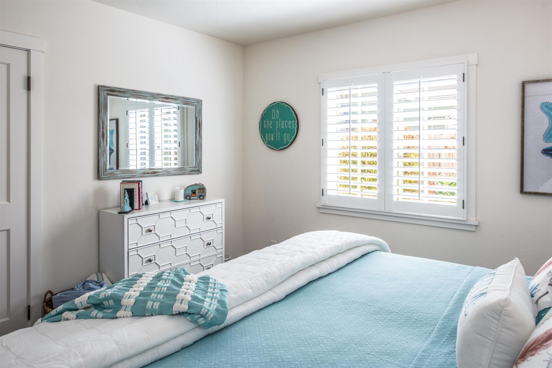 Bedroom 2, King Bed, TV