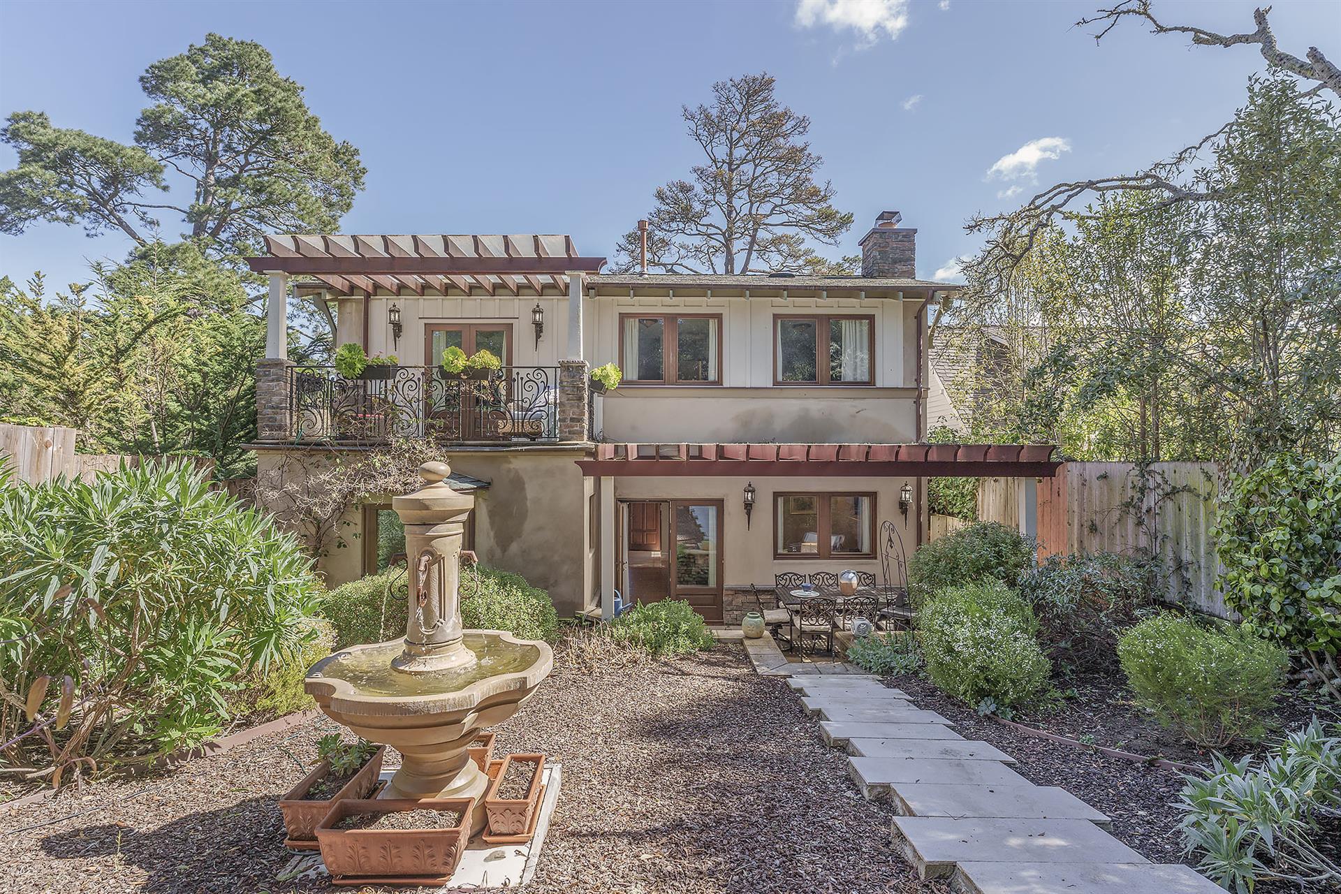Welcome to Tuscany by the Sea Rear of Home