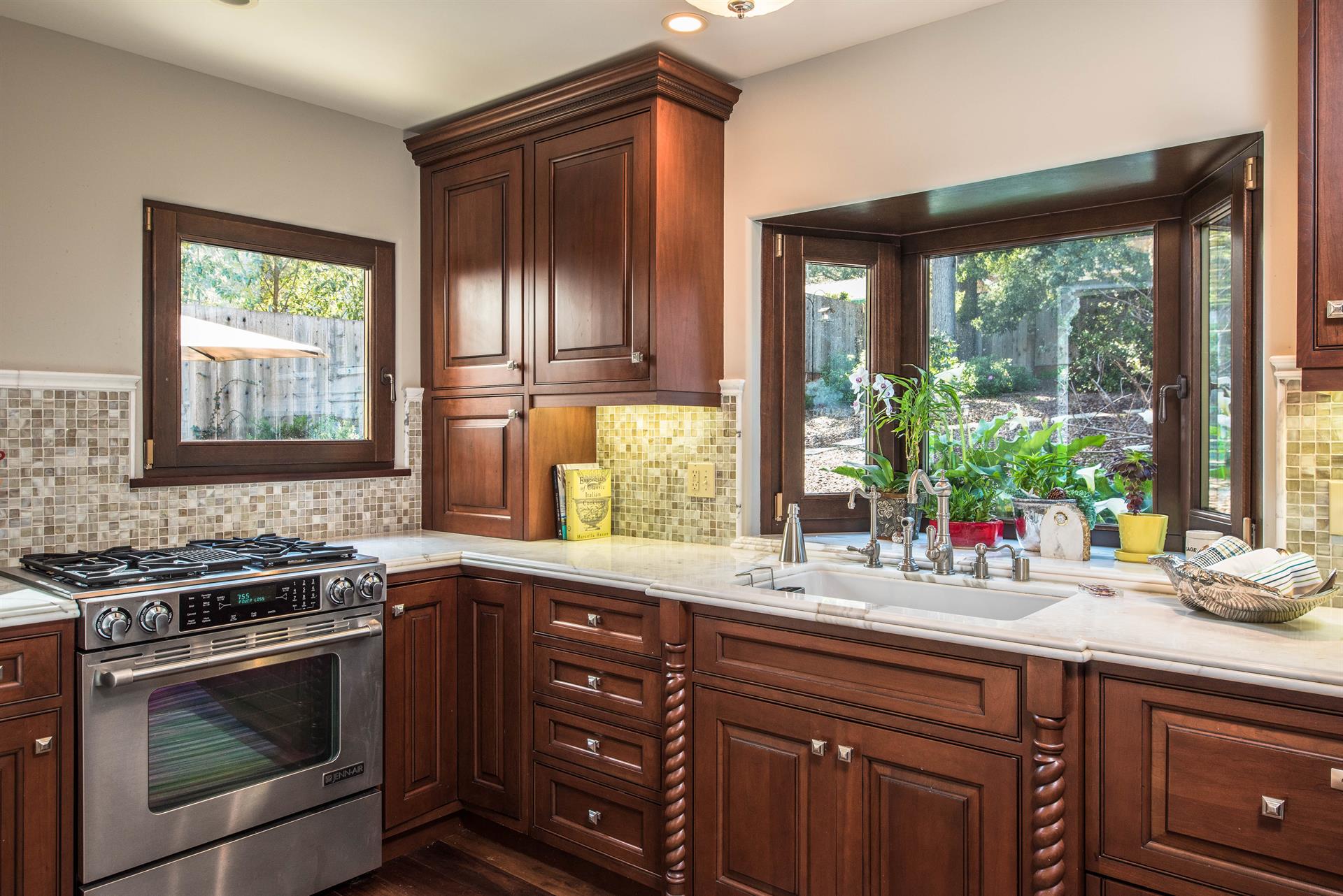 Fully Equipped Gourmet Kitchen