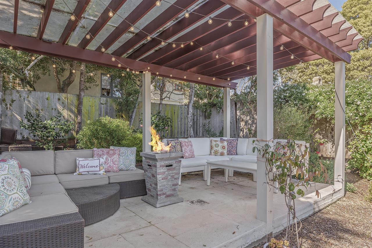 Backyard Seating Area with Fire Pit