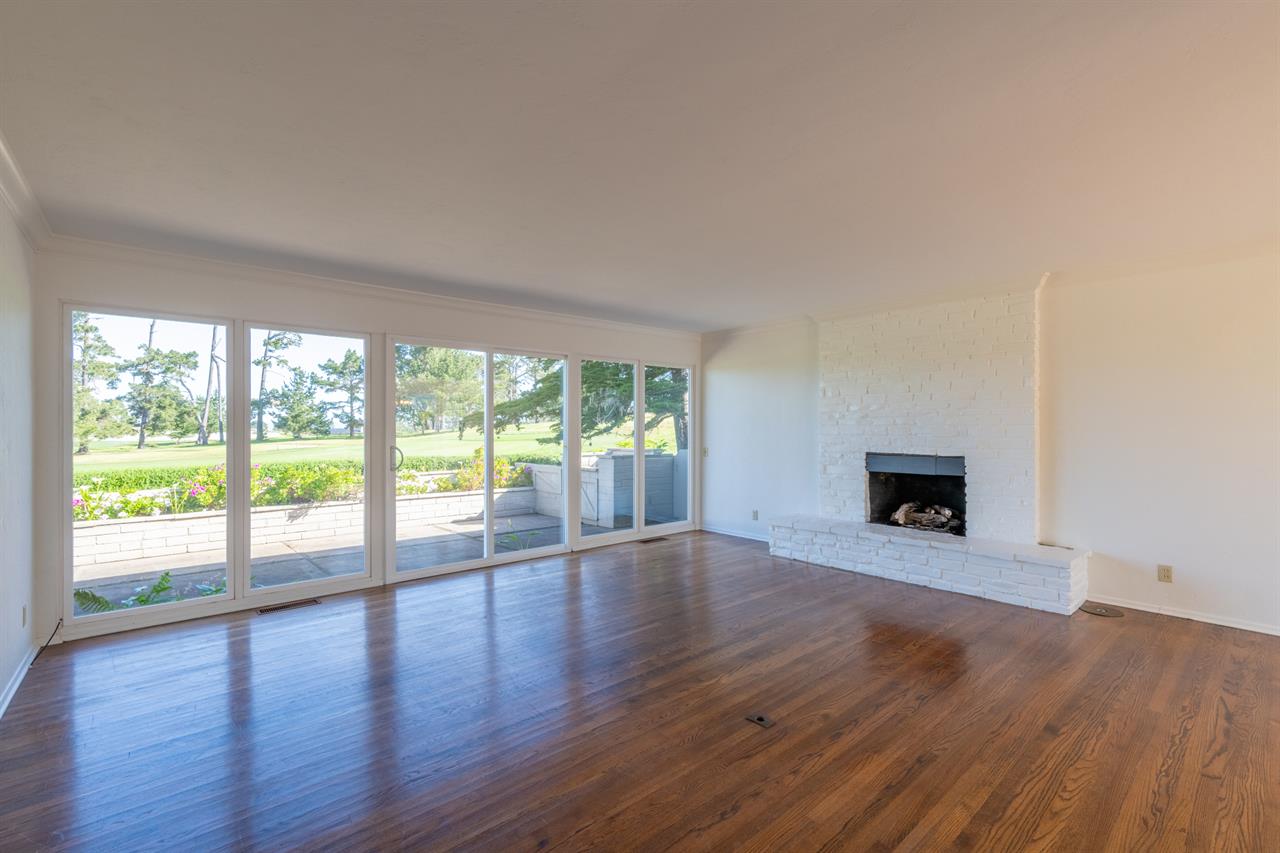 Living Room has a Gas Log Fireplace