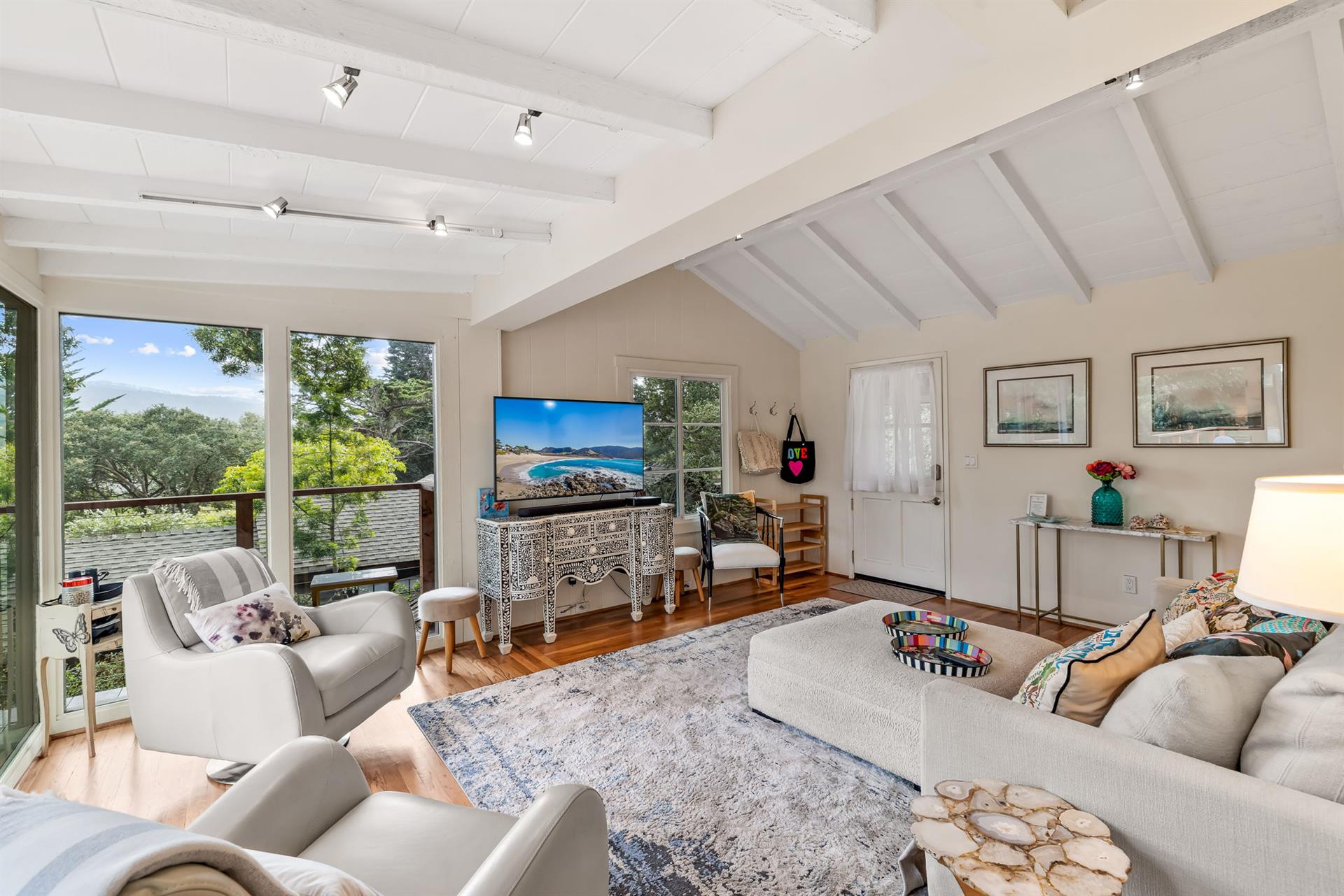 Living Room has a 55 inch HDTV