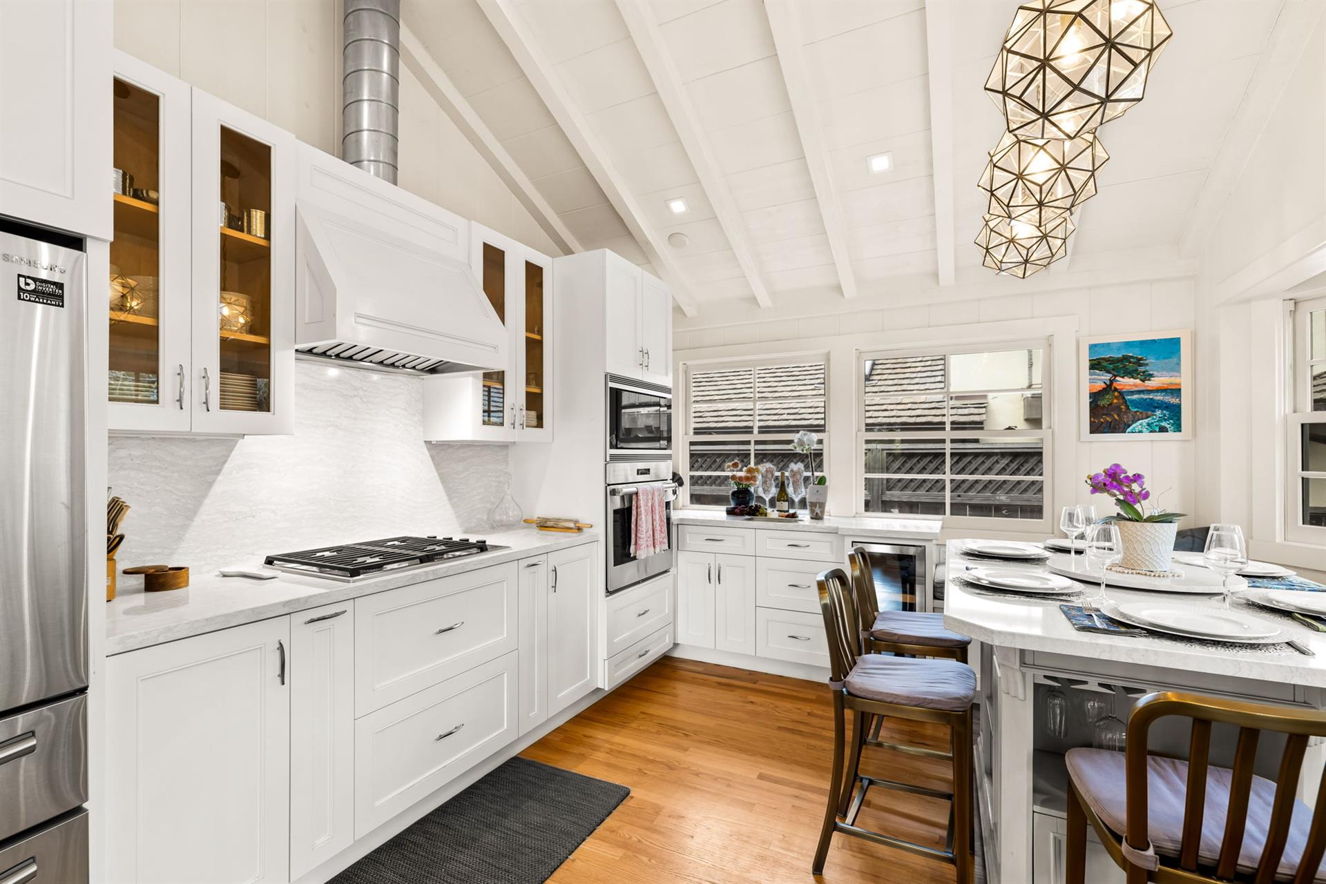 Fully Equipped Gourmet Kitchen