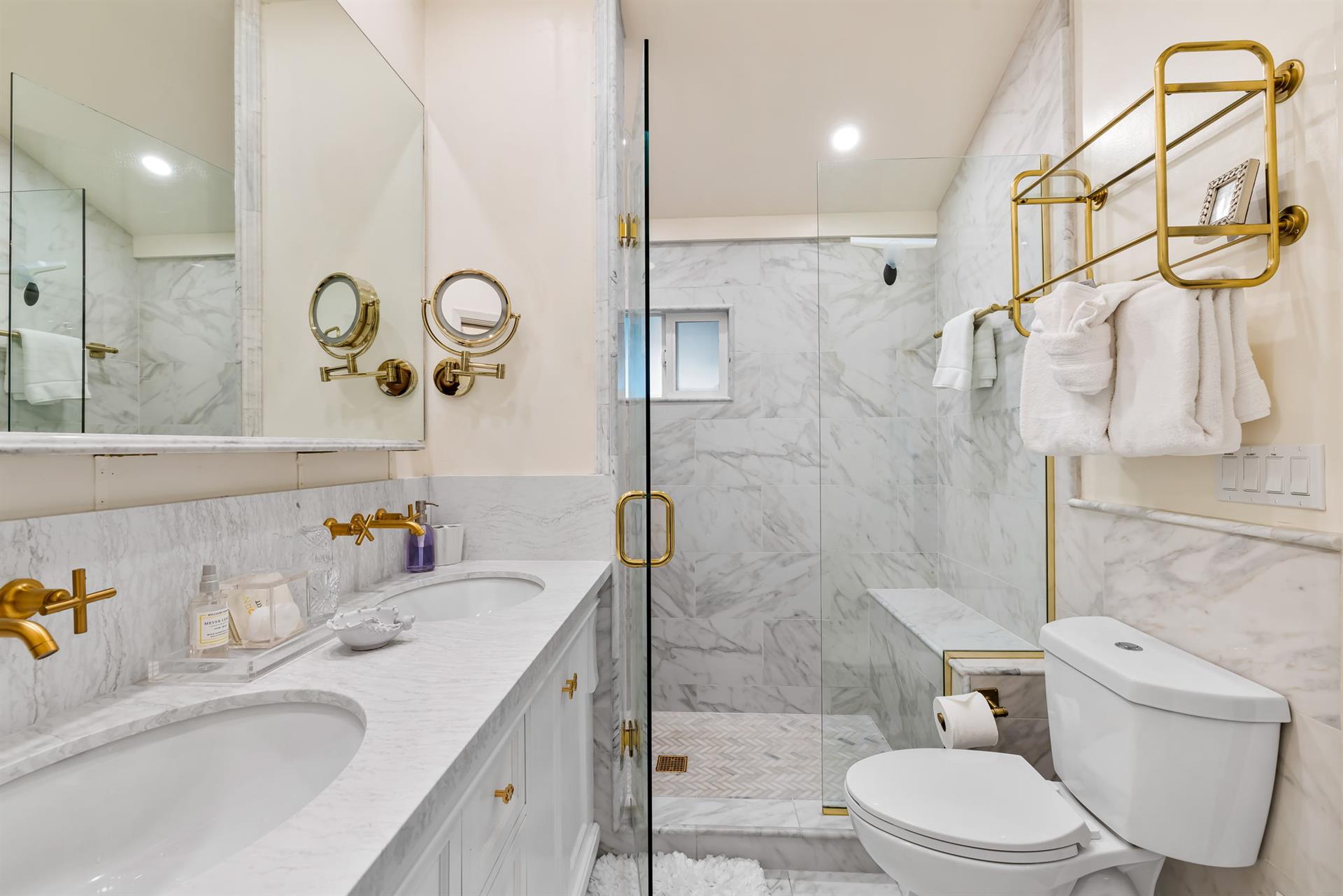 EnSuite Bath with Shower for Bedroom 1