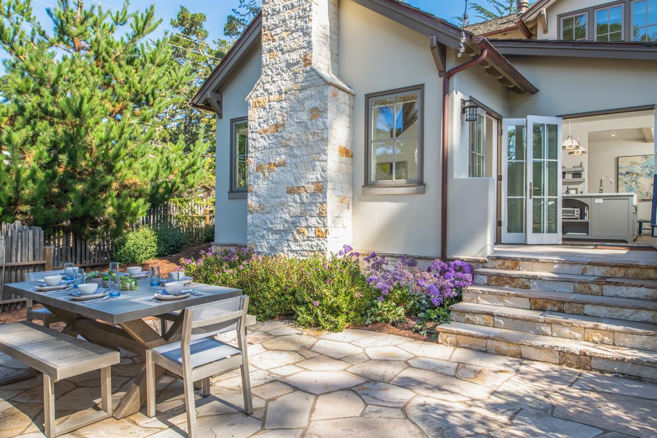 Beautiful Outdoor Living Spaces