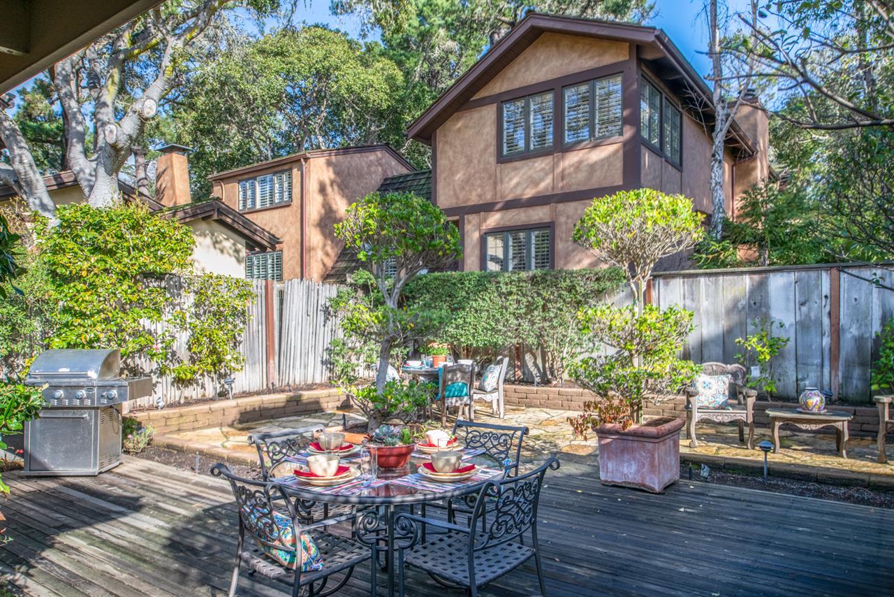 Outdoor Living Areas