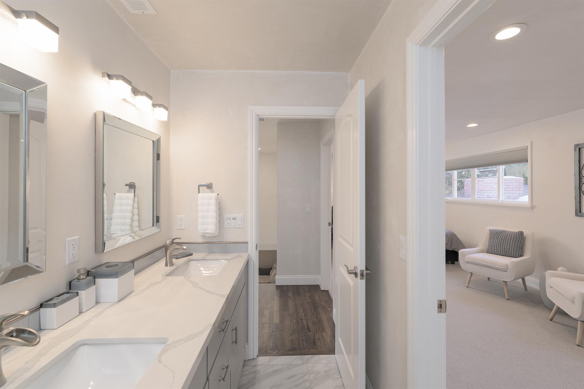 Upper Floor Bathroom, ShowerOverTub