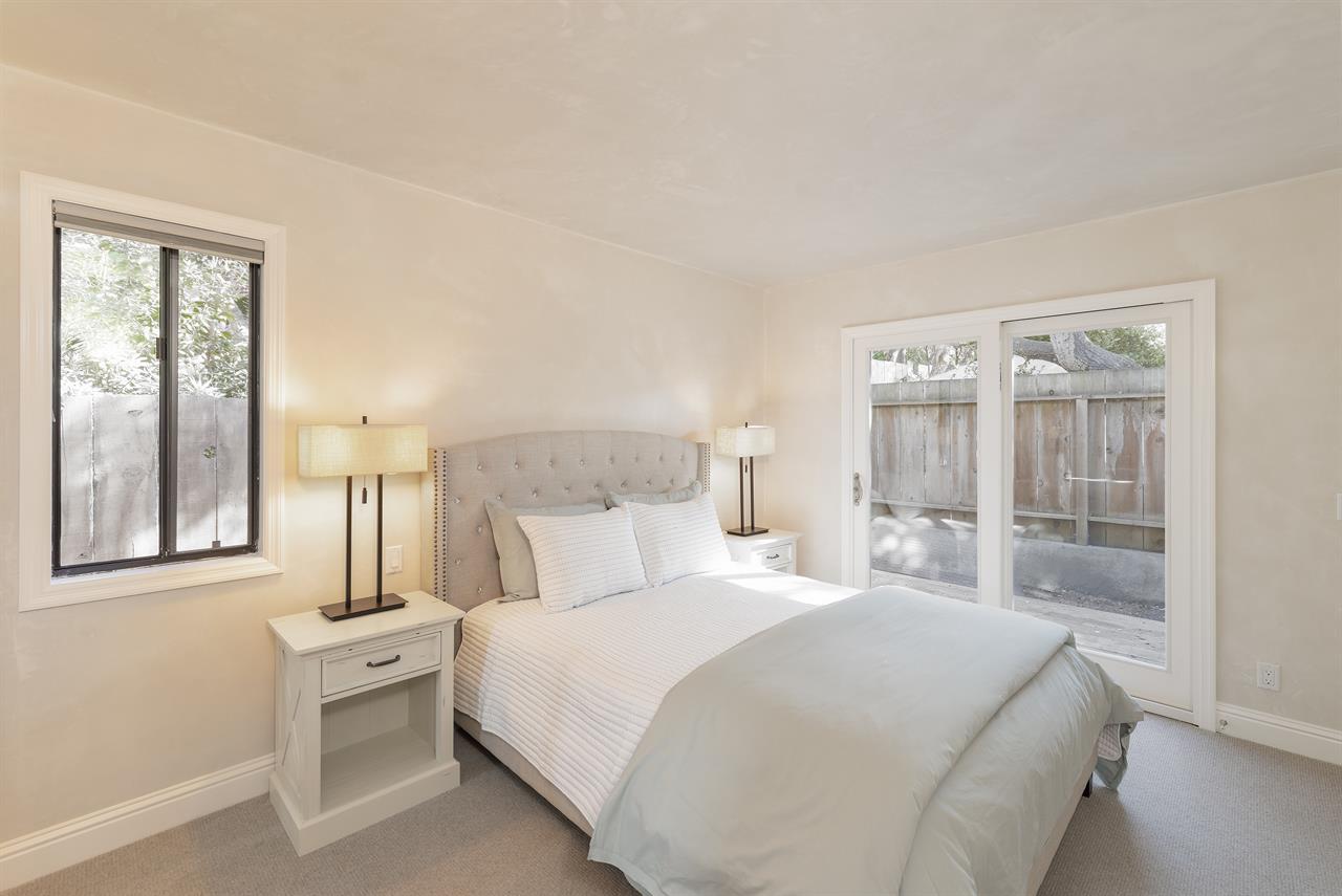 Bedroom 2, Queen Bed, Upstairs