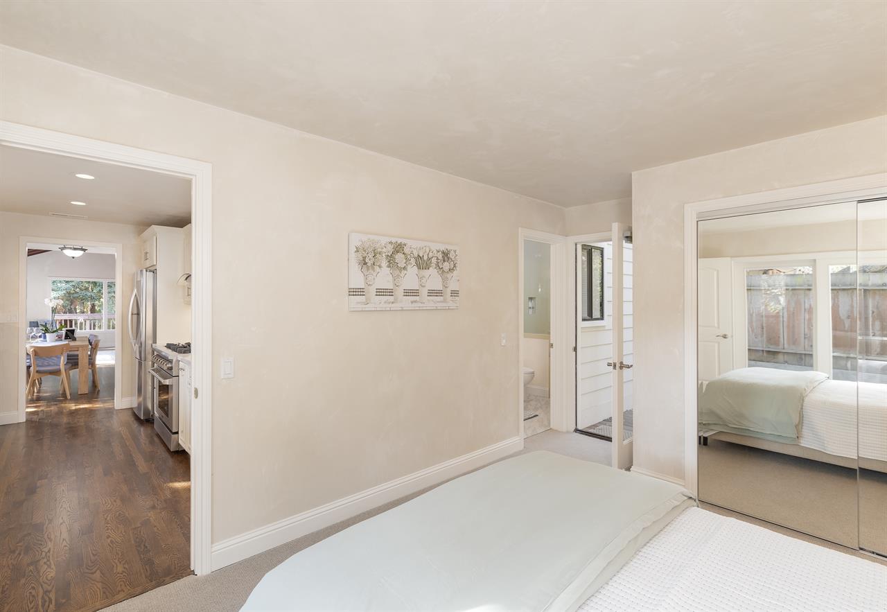 Bedroom 2, Queen Bed, Upstairs