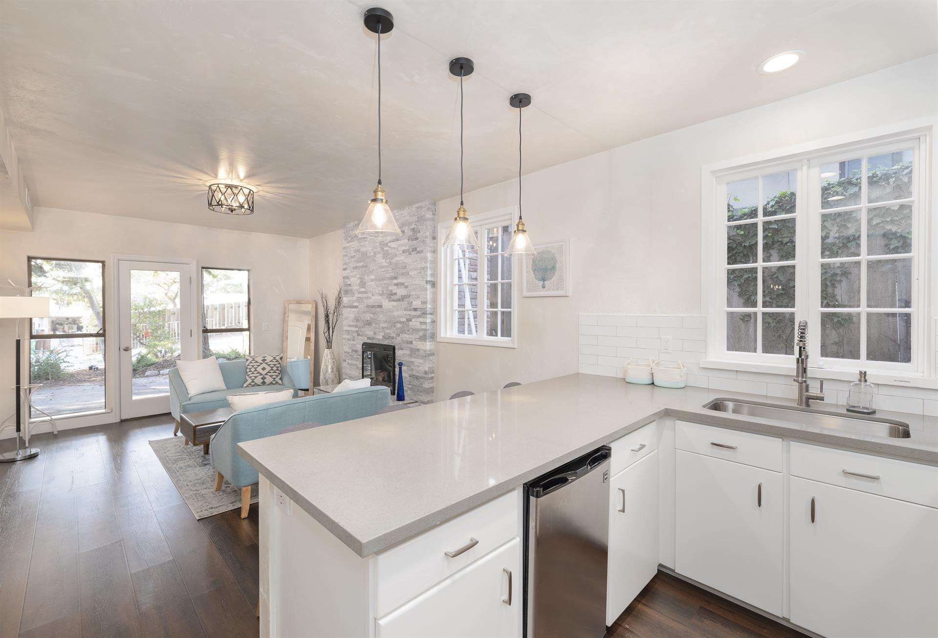 Fully Equipped Lower Level Kitchen