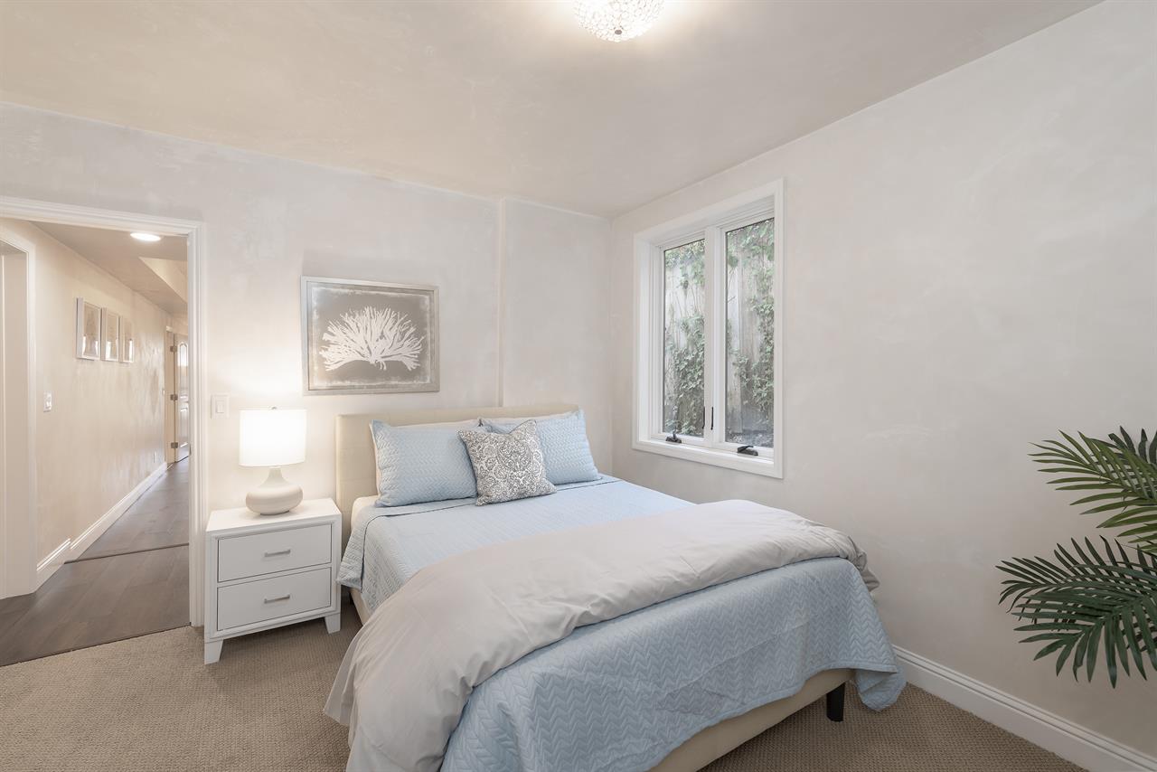 Bedroom 4, Queen Bed, Downstairs