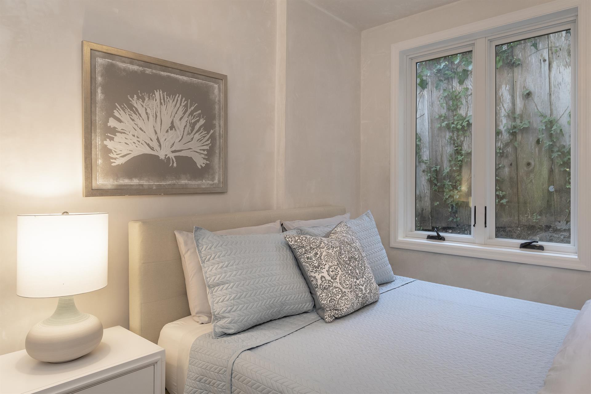 Bedroom 4, Queen Bed, Downstairs