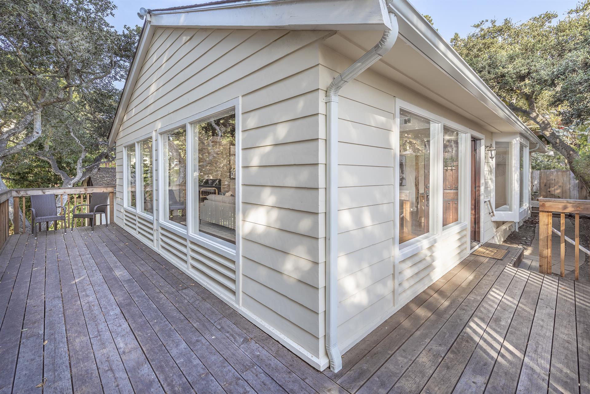 Upper Floor Entry and Deck