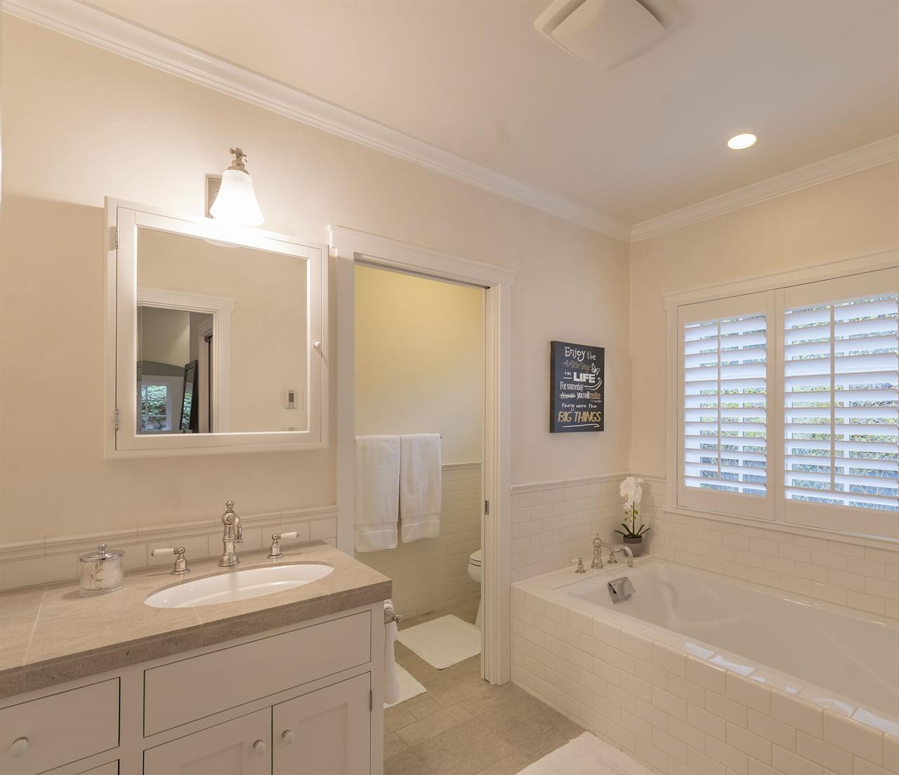En Suite Bathroom with Soaking Tub and Separate Shower