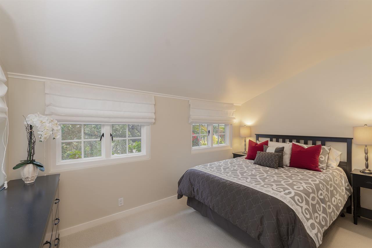 Bedroom 2, Queen Bed, Upstairs