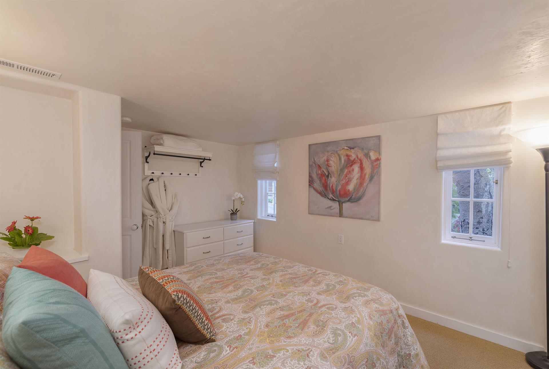 Bedroom 3, Queen Bed, En Suite, Downstairs