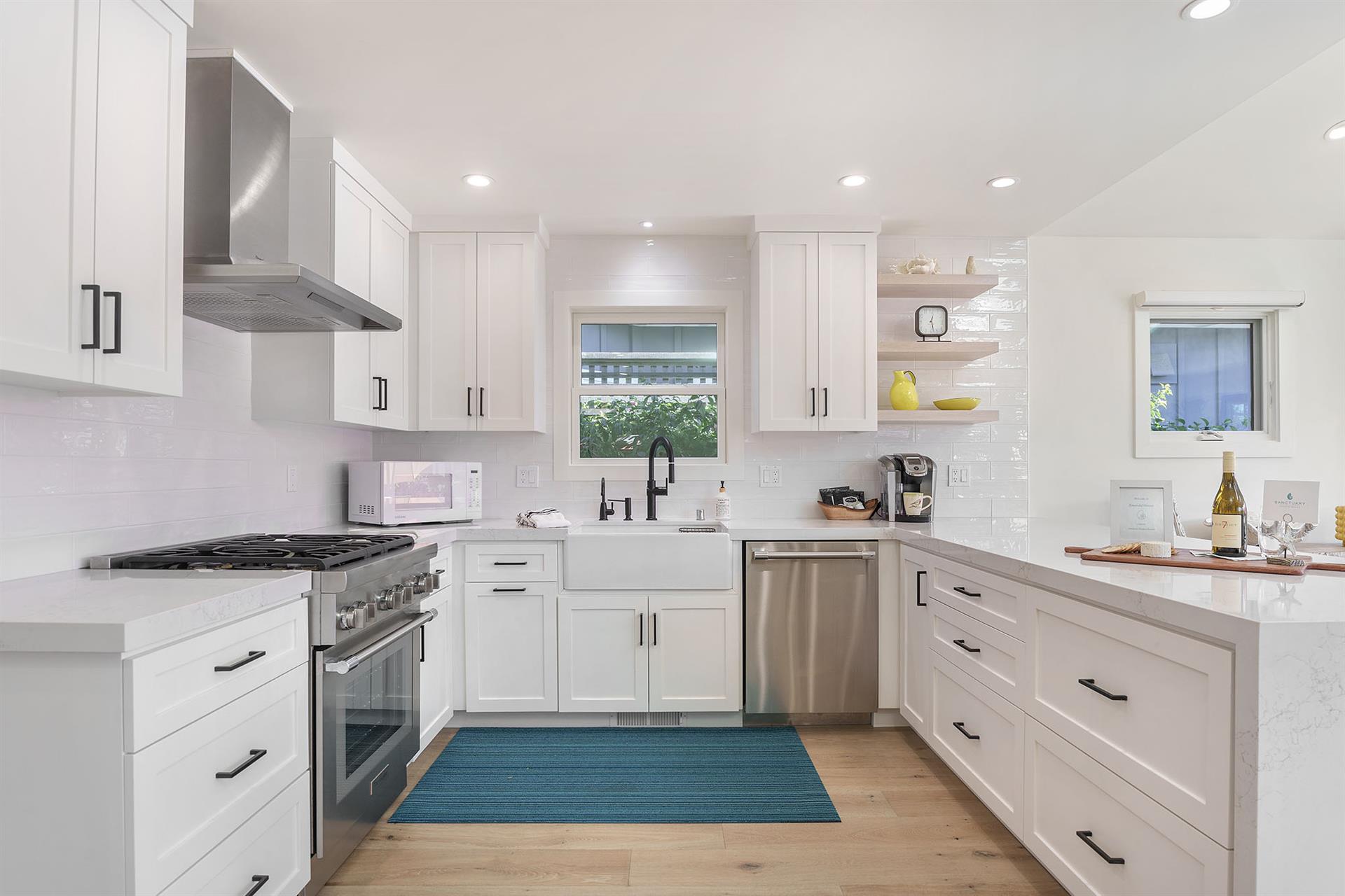 Fully Equipped Gourmet Kitchen