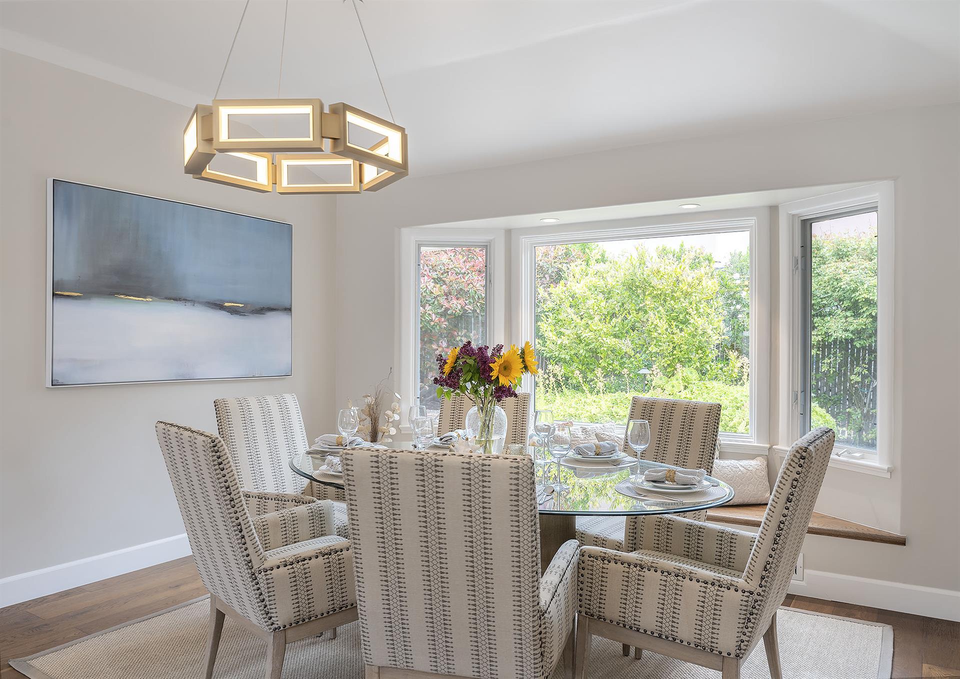 Dining Area Seats 6