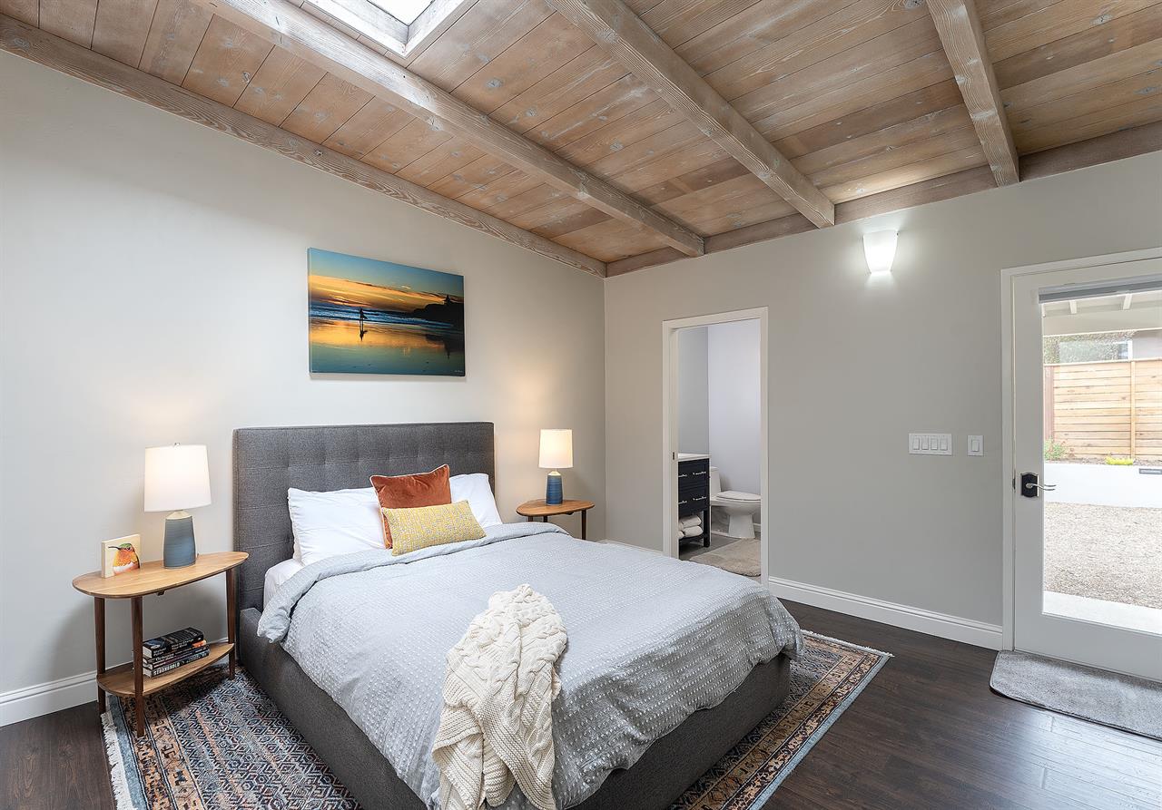 Bedroom 1, Queen, TV, EnSuite Bath with Shower