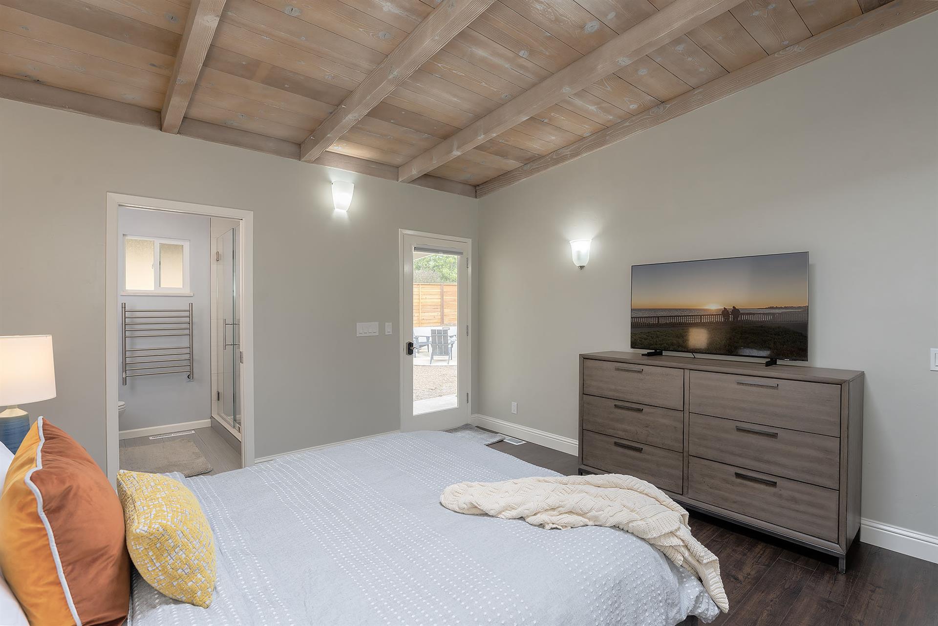 Bedroom 1, Queen, TV, EnSuite Bath with Shower