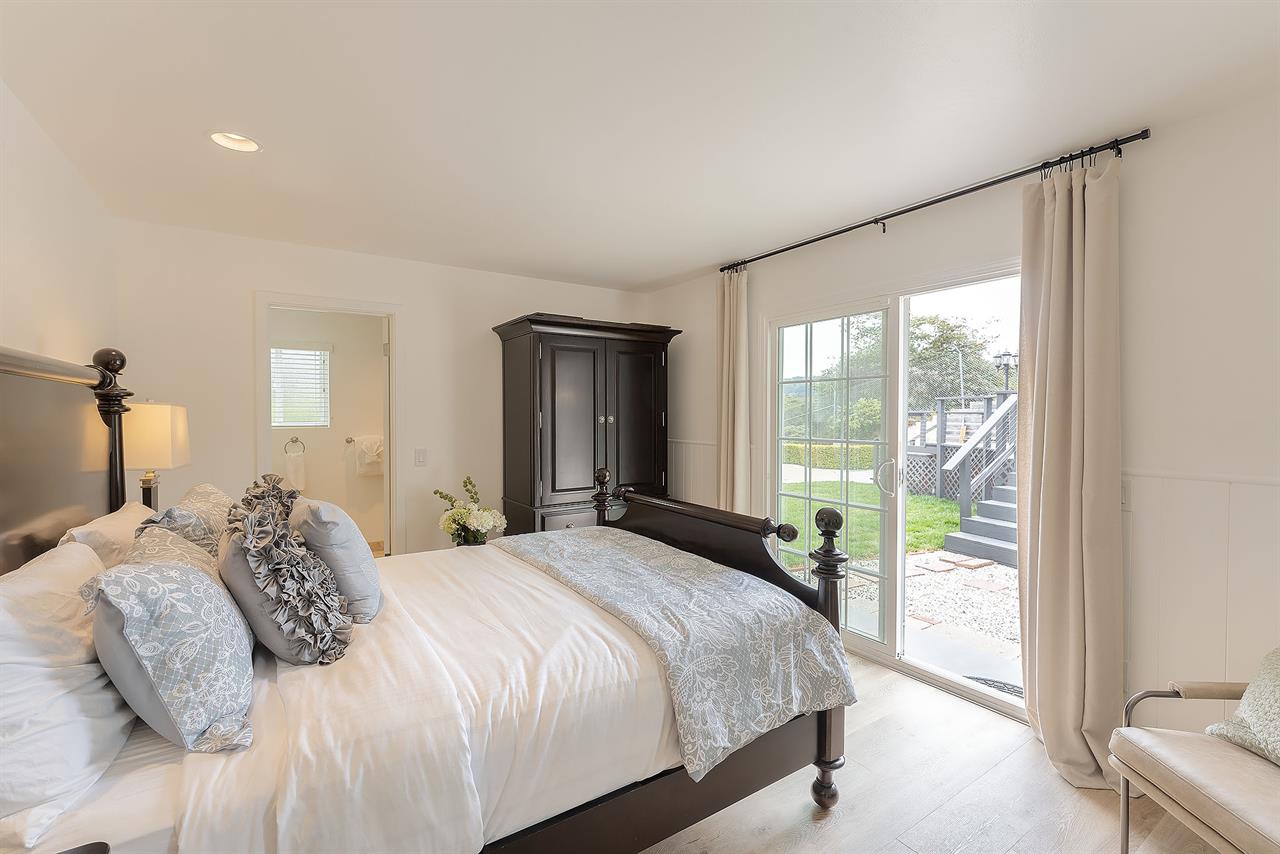 Bedroom 1  Queen Bed, En Suite with Steam Shower