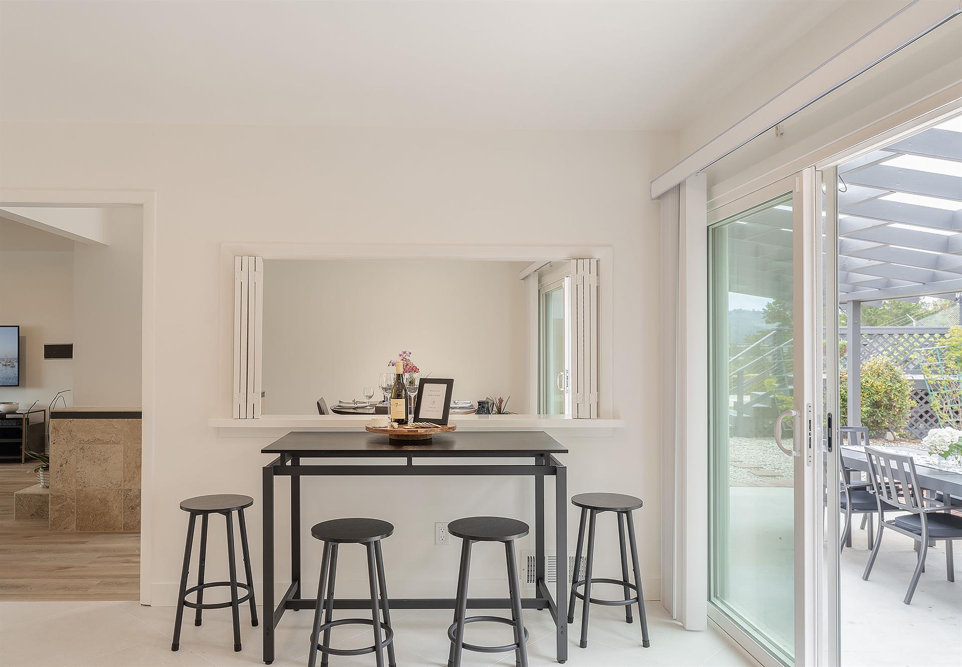 Additional Dining Area