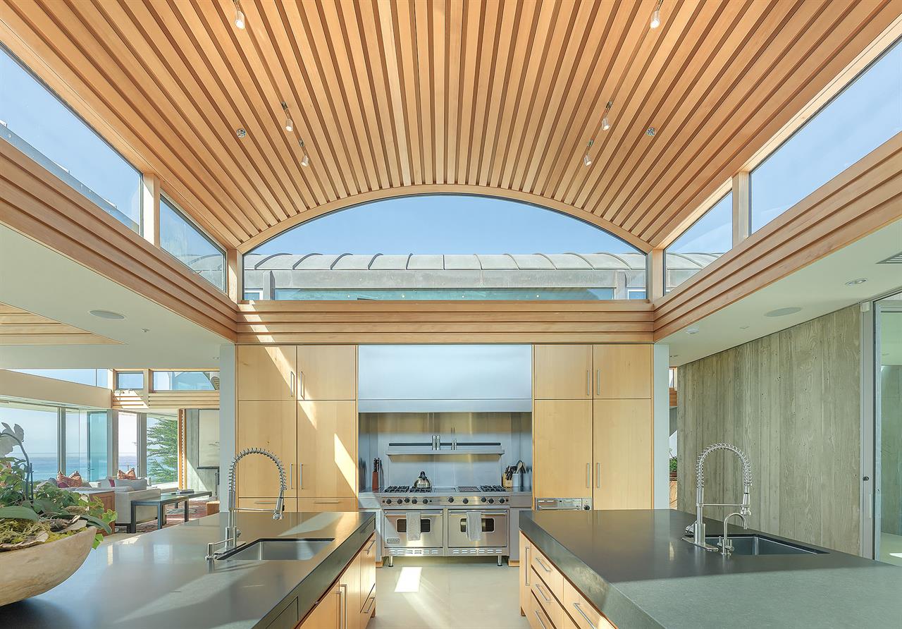 Fully Equipped Gourmet Kitchen