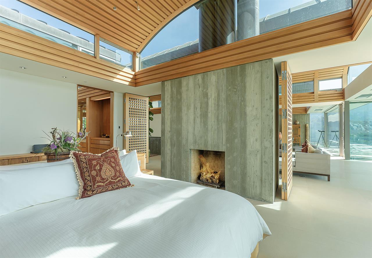 Bedroom 1, King,View, Gas Fireplace, En Suite Bath