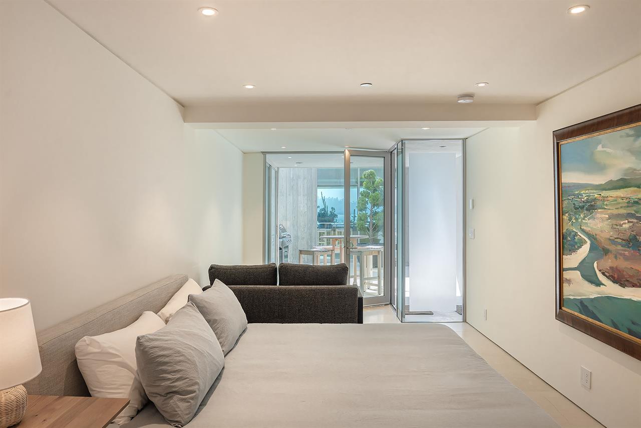 Bedroom 3, King Bed, En Suite Jack and Jill Bathroom Shared