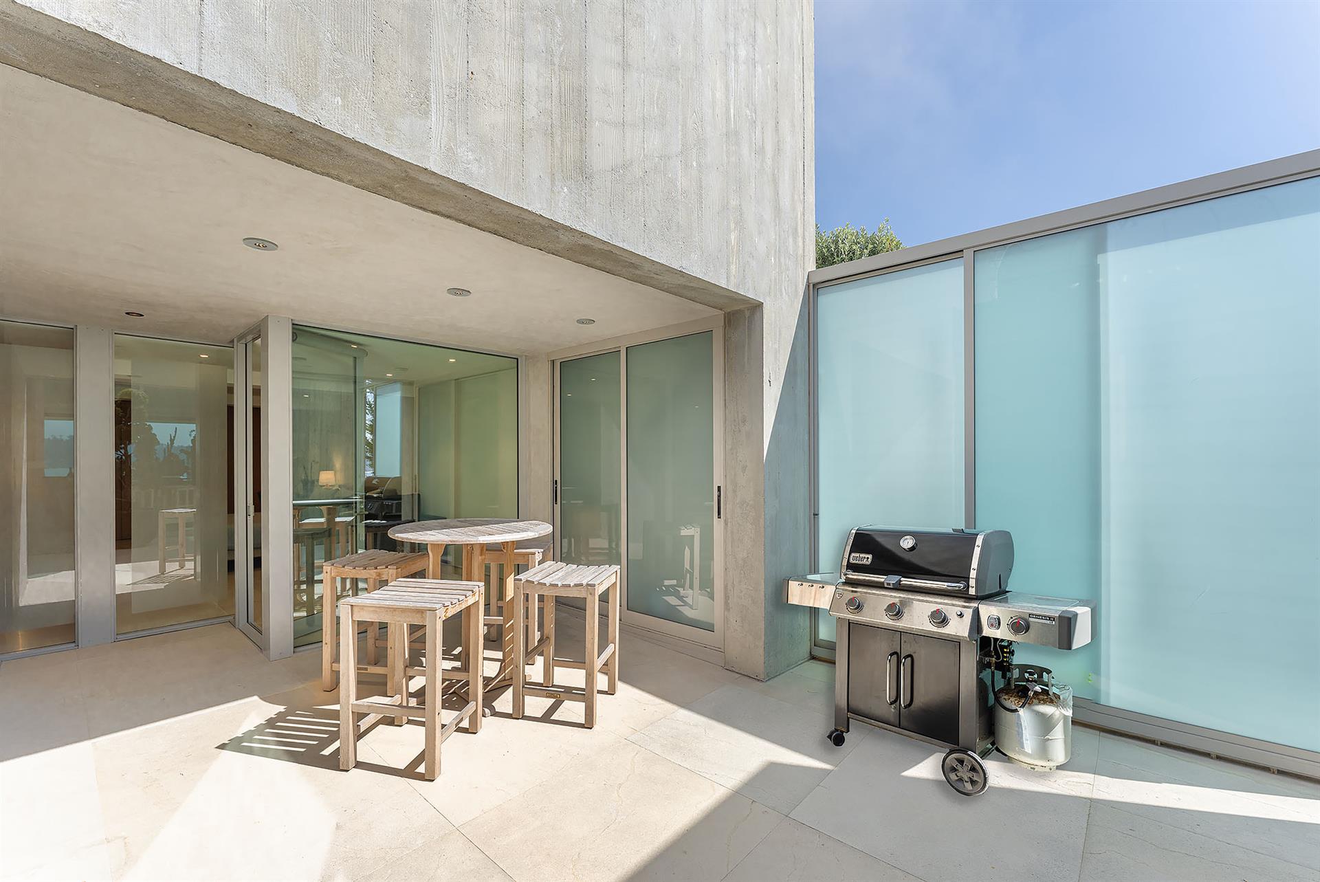Middle Courtyard with Gas Grill Near Kitchen