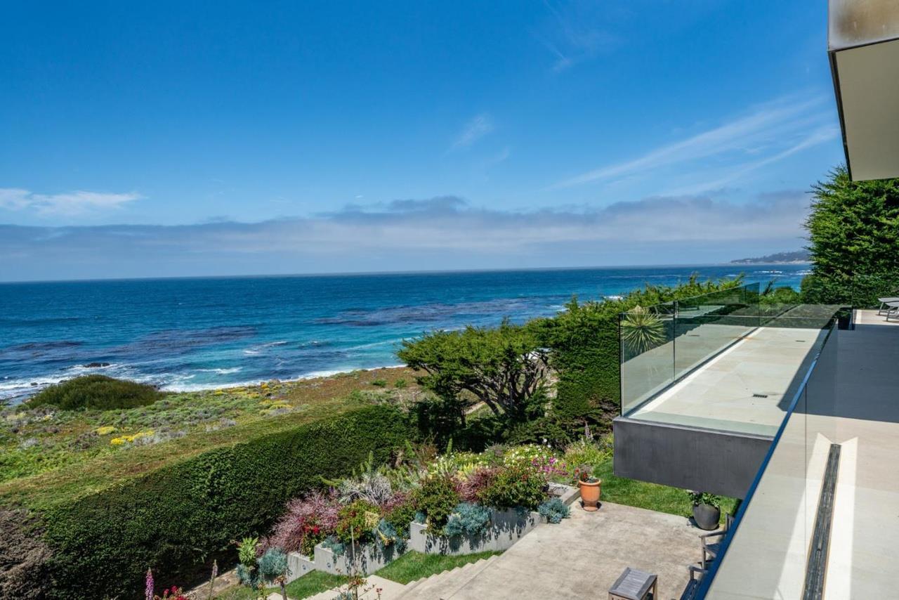 Panoramic Oceanfront Views