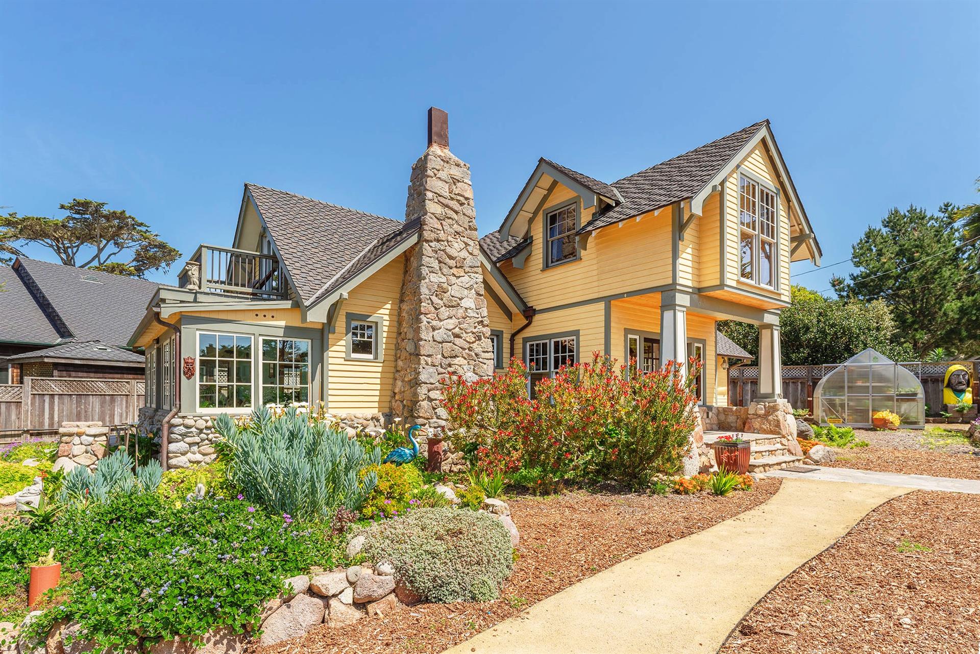 Pelican Gate is a Charming and Artistic Home