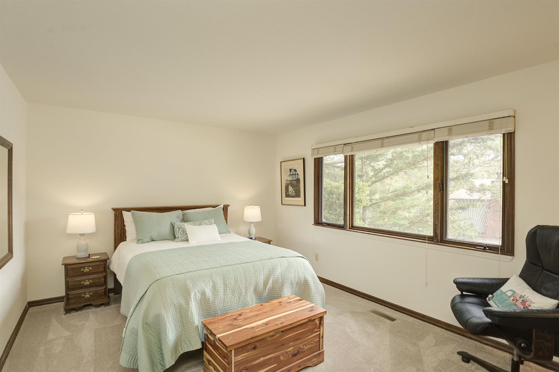 Bedroom 2  Queen Bed, En Suite Bathroom wShower