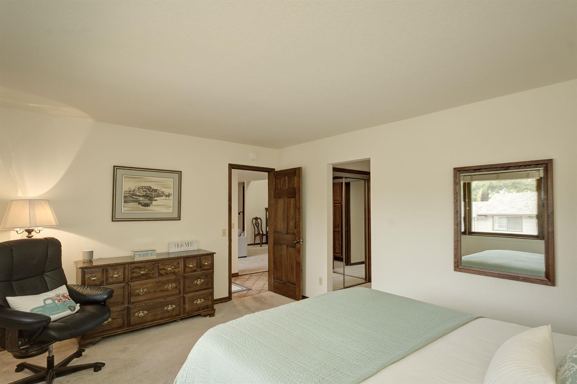 Bedroom 2  Queen Bed, En Suite Bathroom wShower