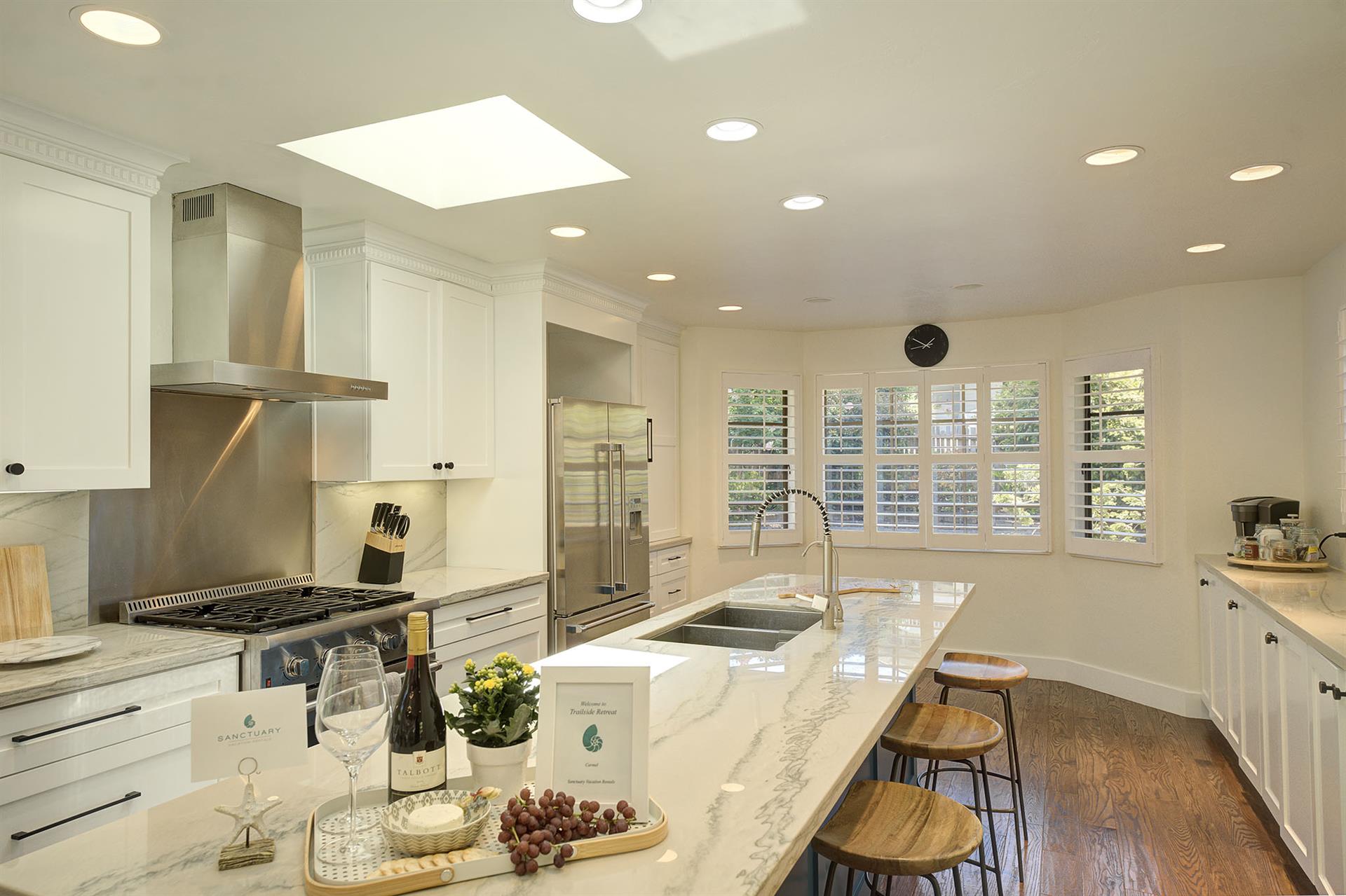 Fully Equipped Gourmet Kitchen