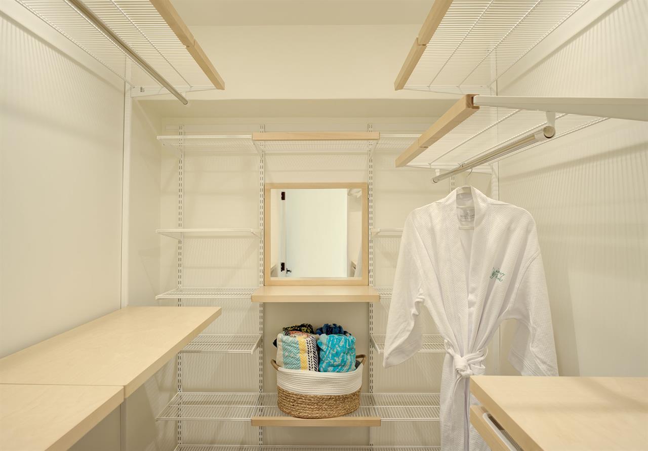 Walkin Closet in Bedroom 1