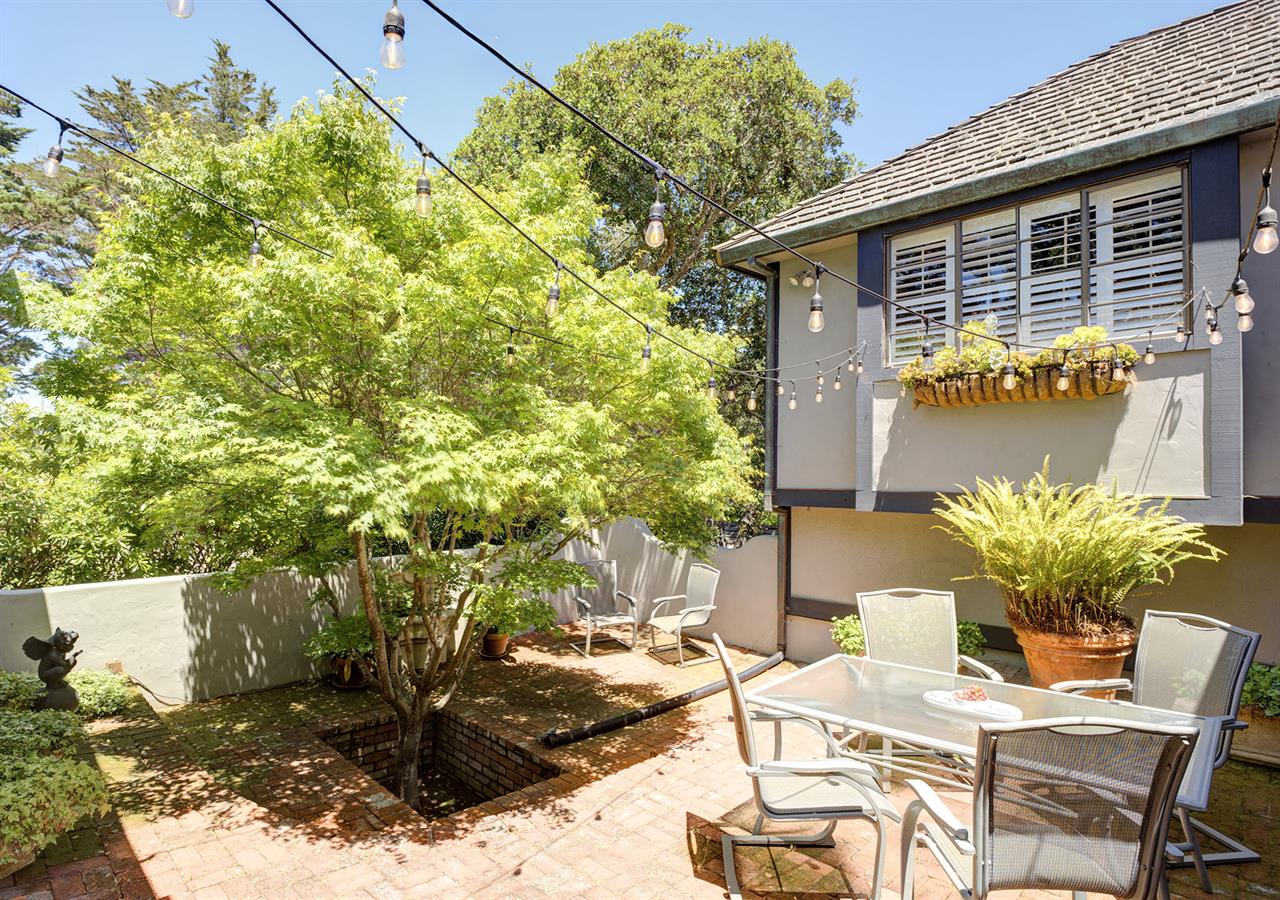 Private Front Patio with Gas BBQ Grill