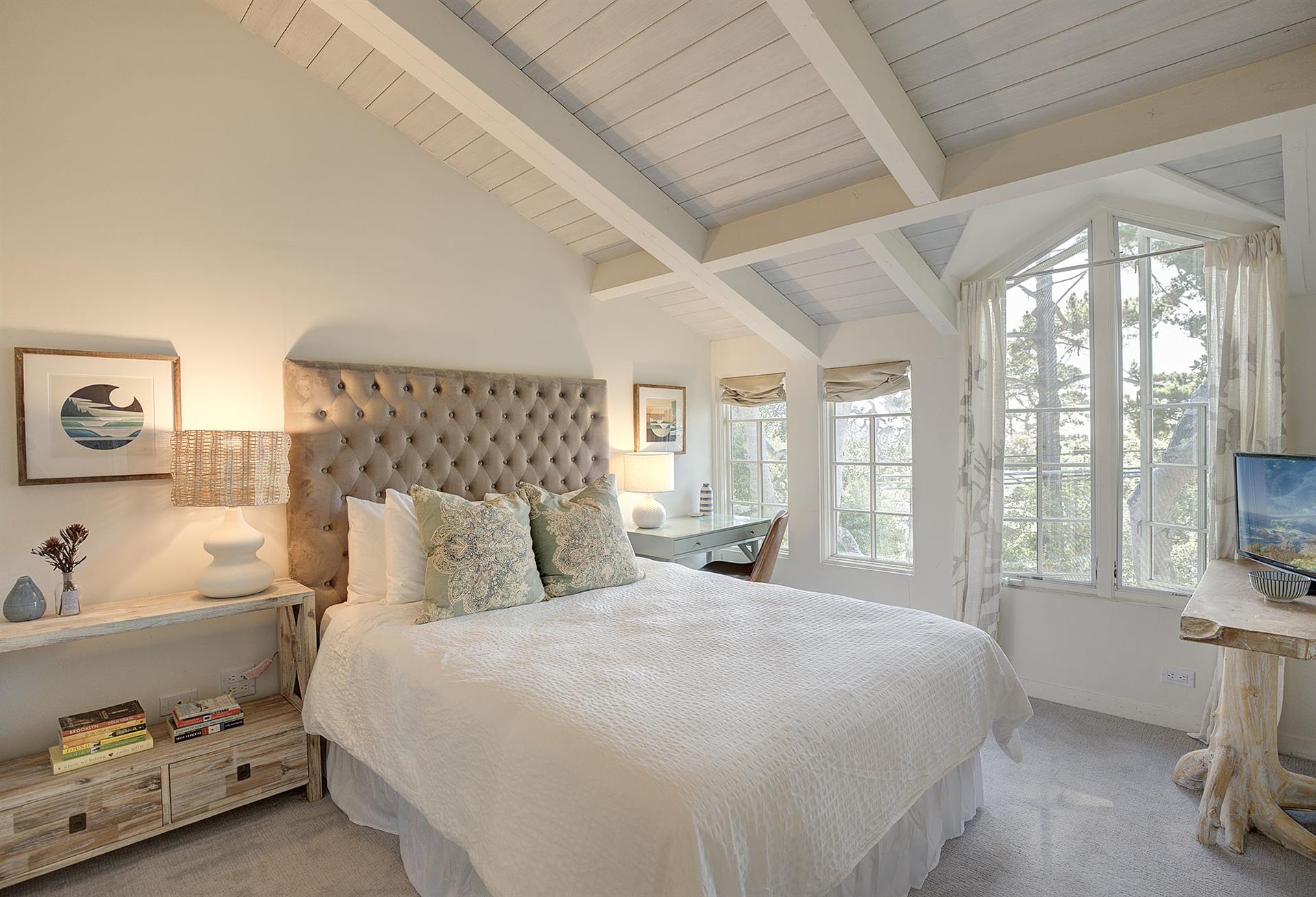 Bedroom 1 has a Queen Bed