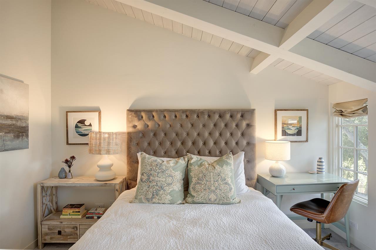 Bedroom 1 has a Queen Bed