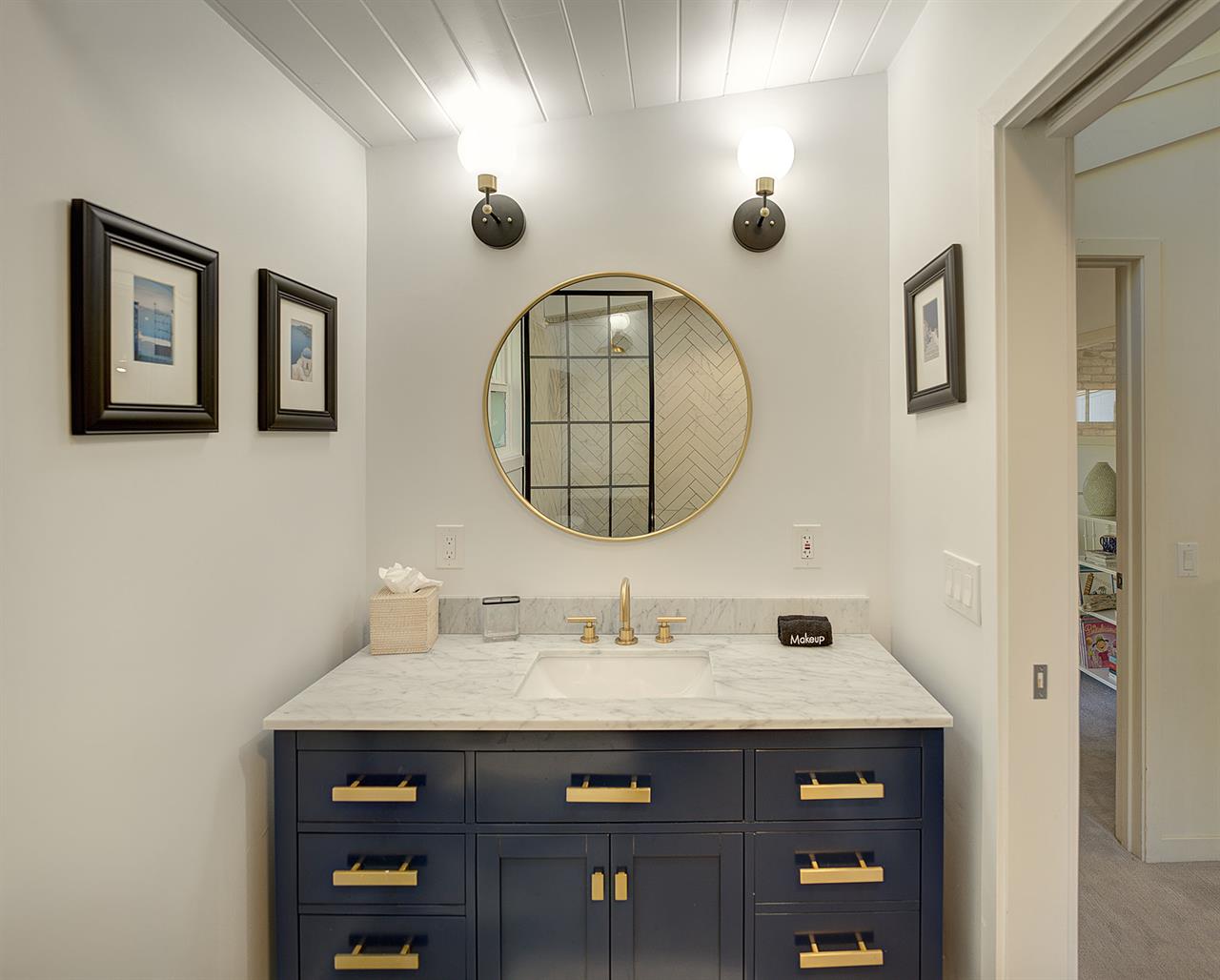 Bathroom 3 has a Shower