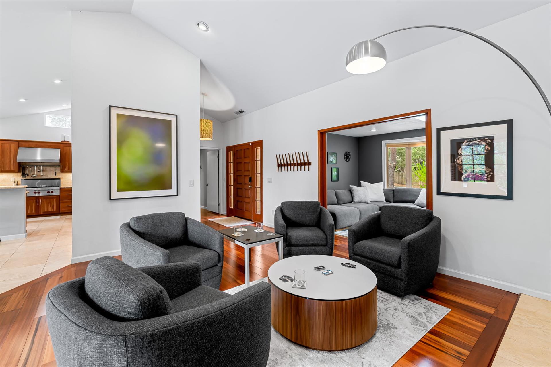 Living Room with Gas Fireplace, Vaulted Ceilings