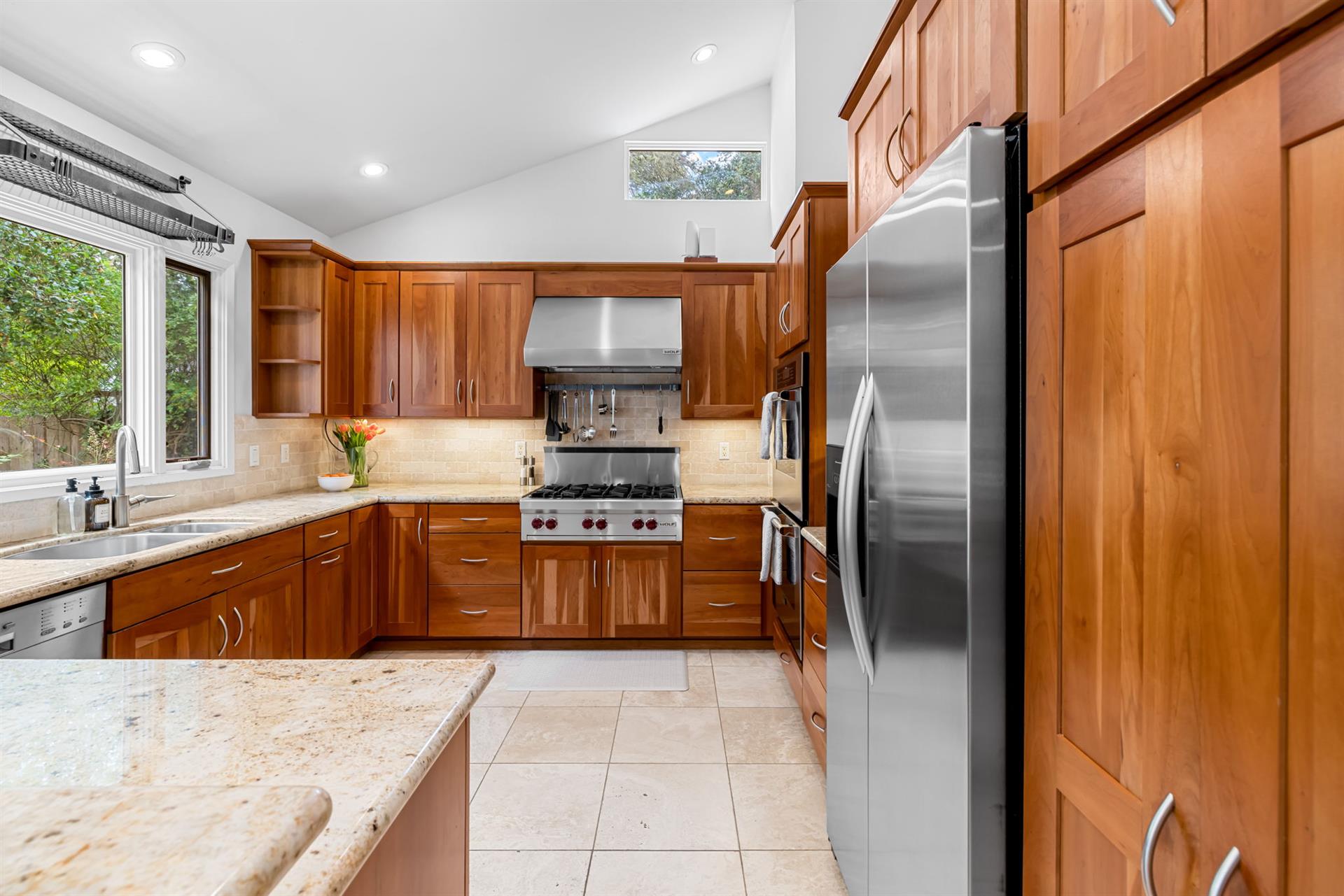 Fully Equipped Gourmet Kitchen