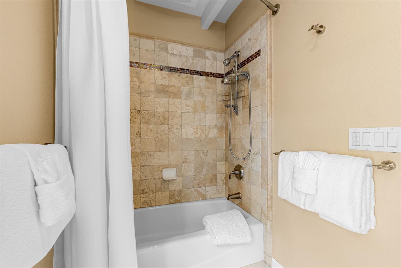 EnSuite Bath with ShowerOverTub for Bedroom 1