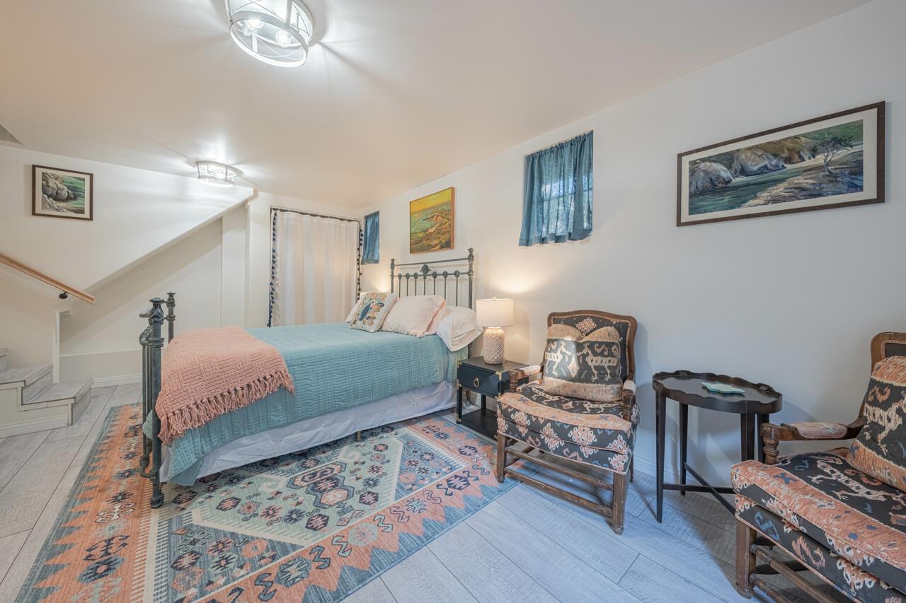 Bedroom 2, Queen Bed, Downstairs