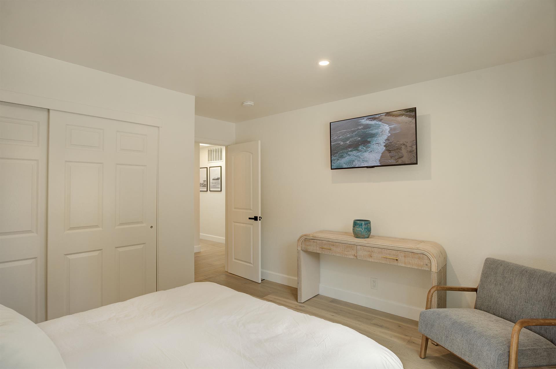 Bedroom 2  Queen Bed