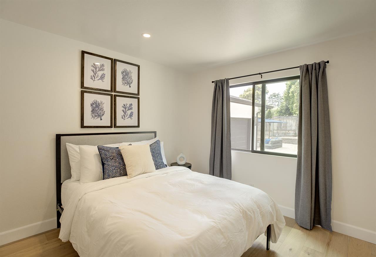 Bedroom 4  Queen Bed