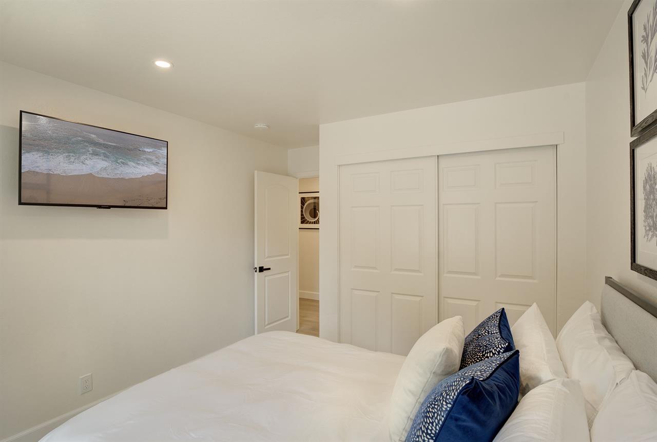 Bedroom 4  Queen Bed