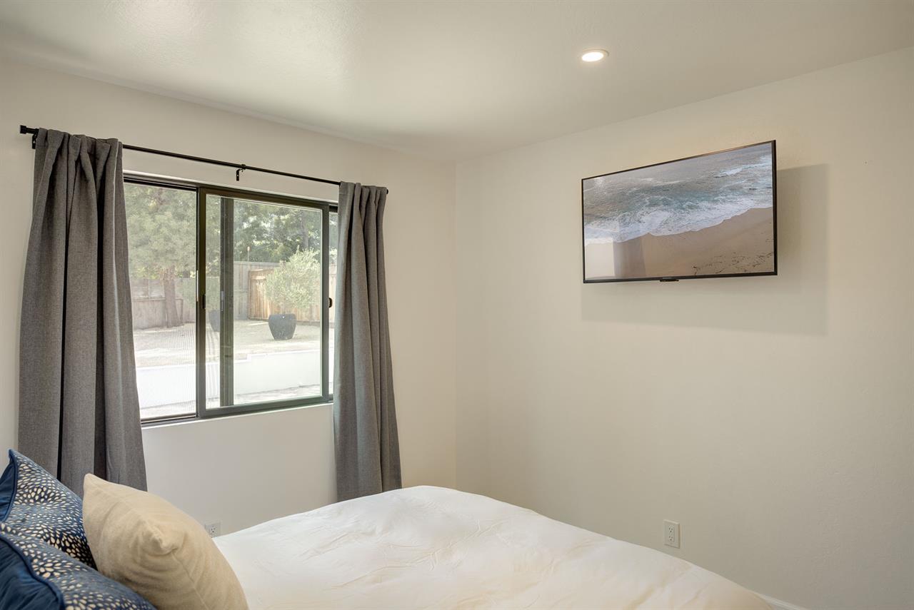 Bedroom 4  Queen Bed