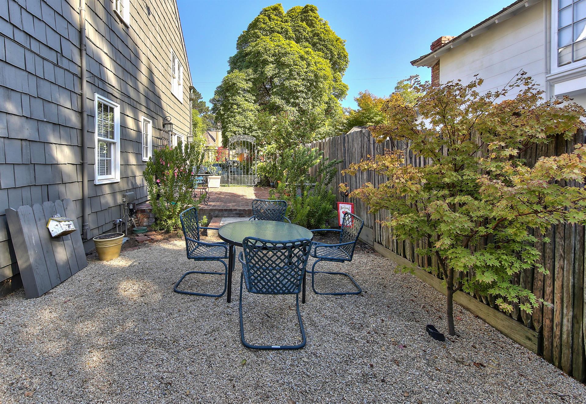 Outdoor Seating, BBQ Grill